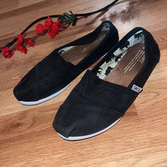 Black Canvas TOMS Alpargatas (size 6.5 womens) - Picture 1 of 10